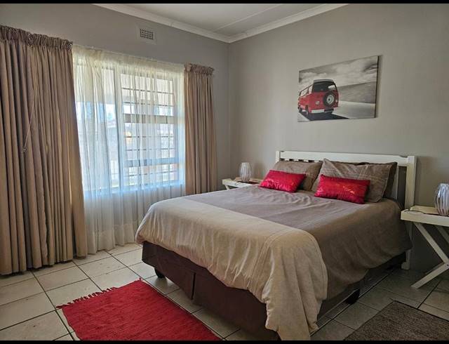 3 BEDROOM HOUSE FOR SALE IN DA NOVA